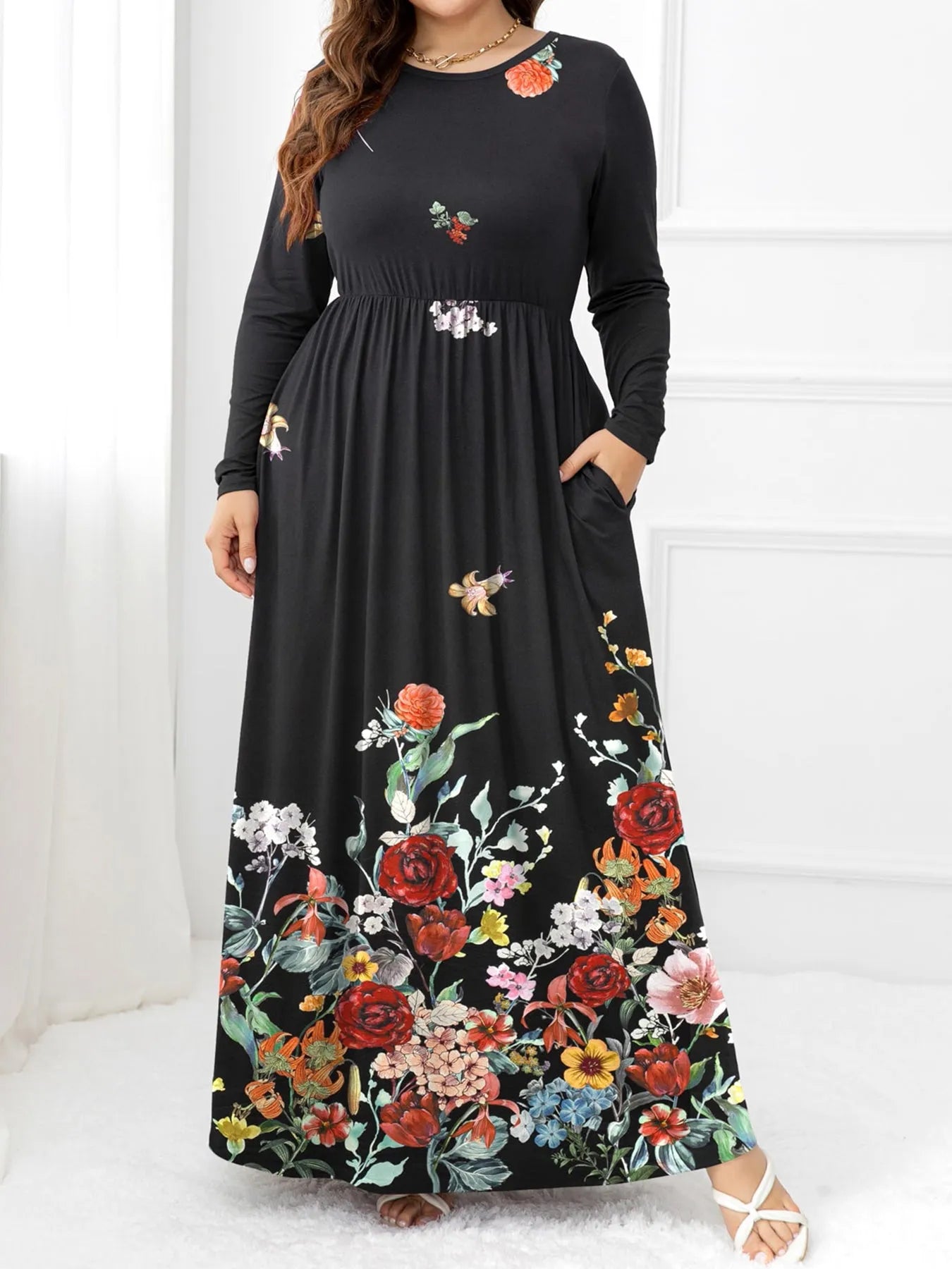 Plus Size Round Neck Maxi Dress with Pockets - Wellen Fashion