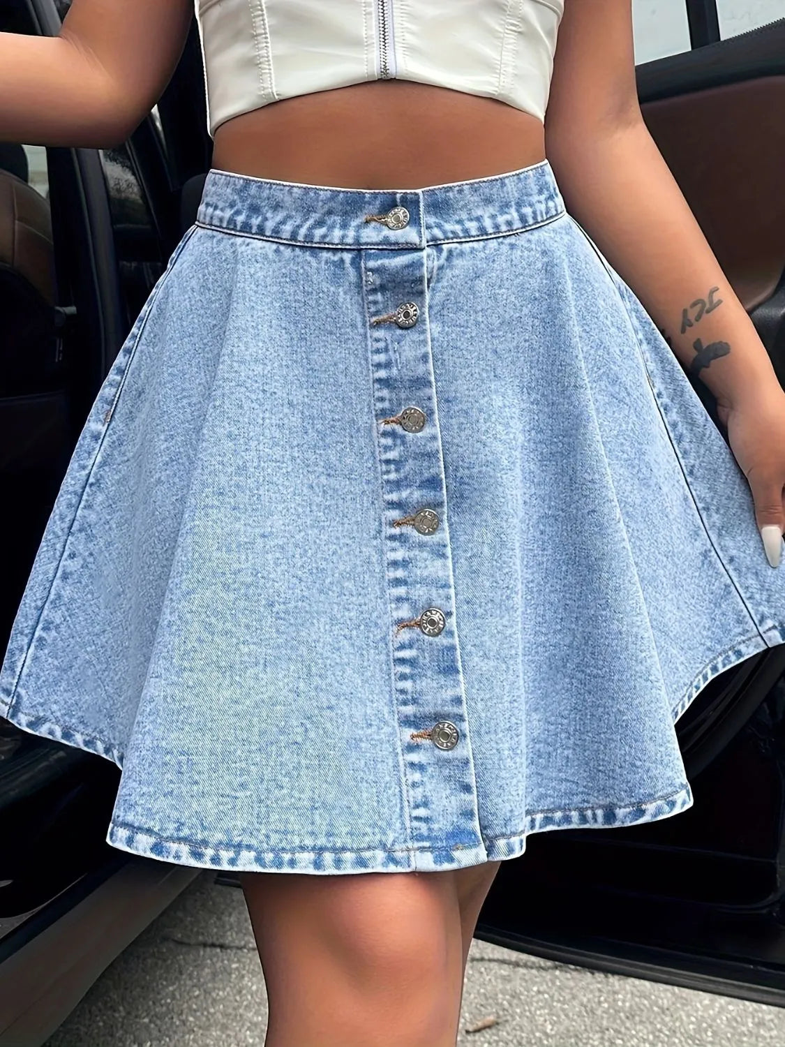 Buttoned Mini Denim Skirt - Wellen Fashion