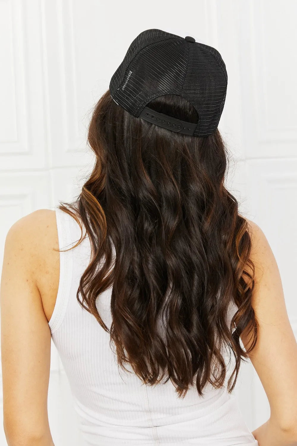 Fame Falling For You Trucker Hat in Black - Wellen Fashion