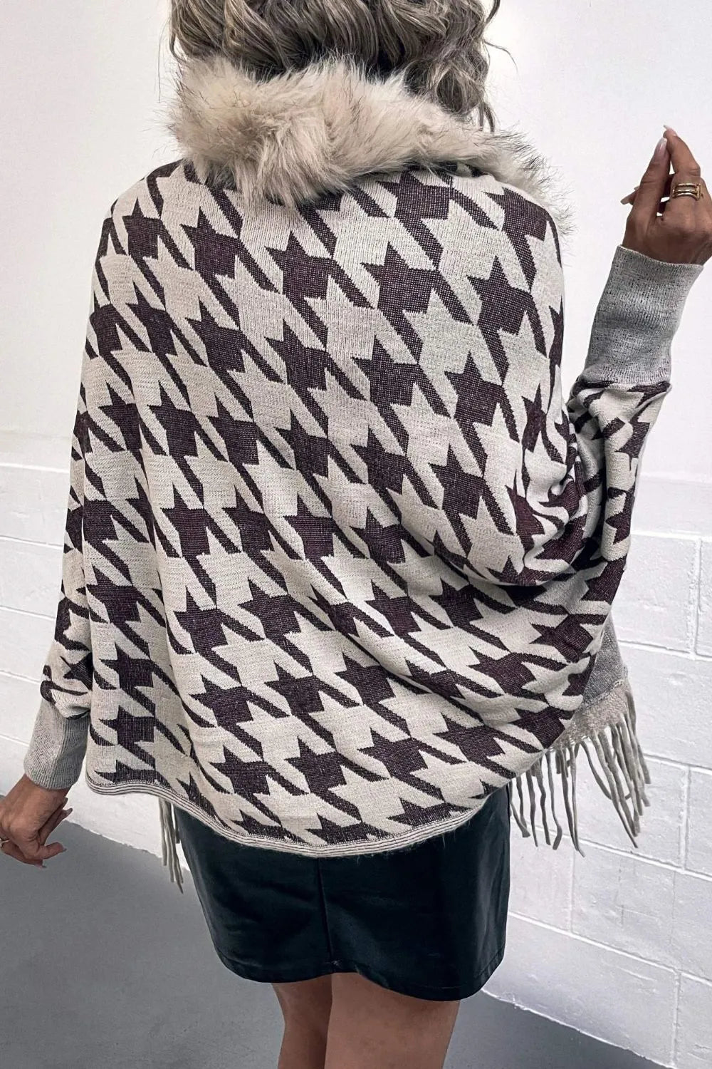 Houndstooth Fringe Hem Poncho - Wellen Fashion