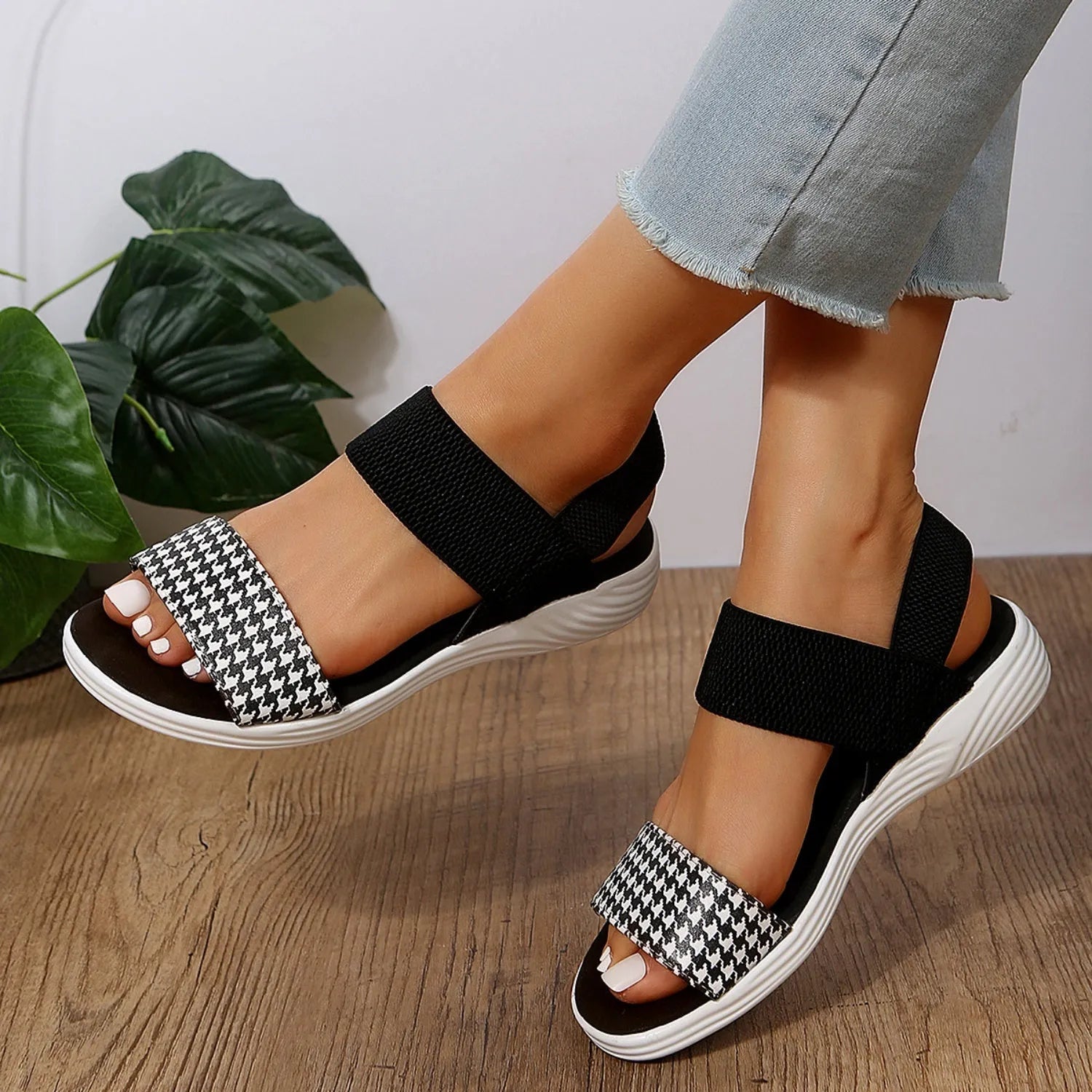 PU Leather Open Toe Low Heel Sandals - Wellen Fashion