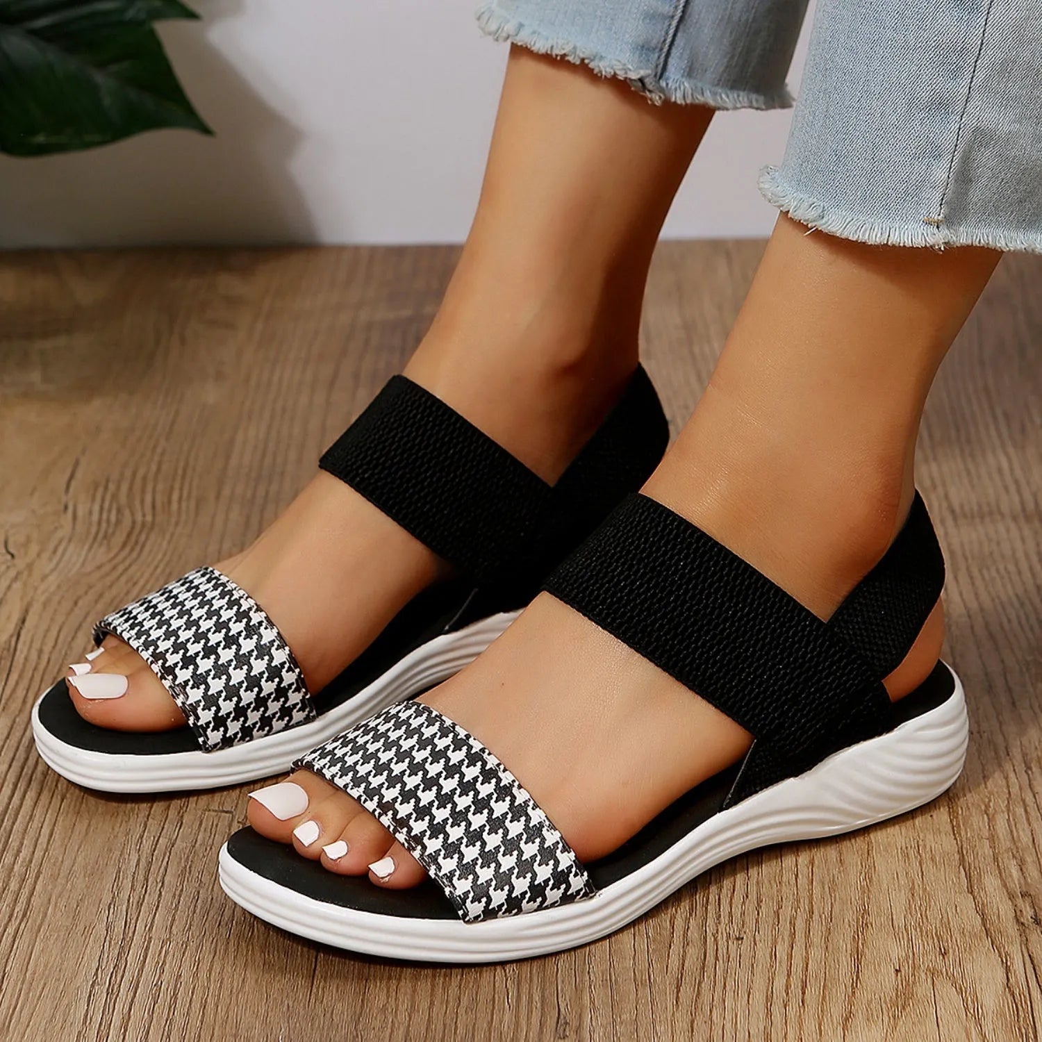 PU Leather Open Toe Low Heel Sandals - Wellen Fashion