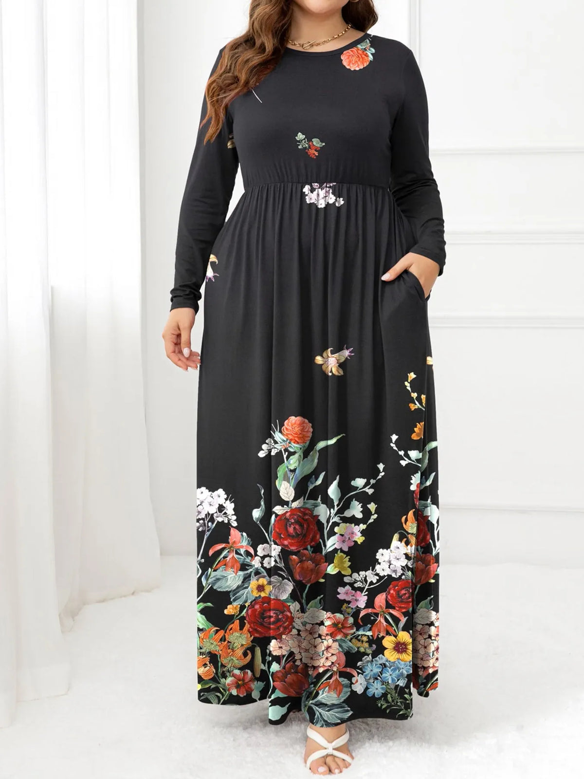 Plus Size Round Neck Maxi Dress with Pockets - Wellen Fashion