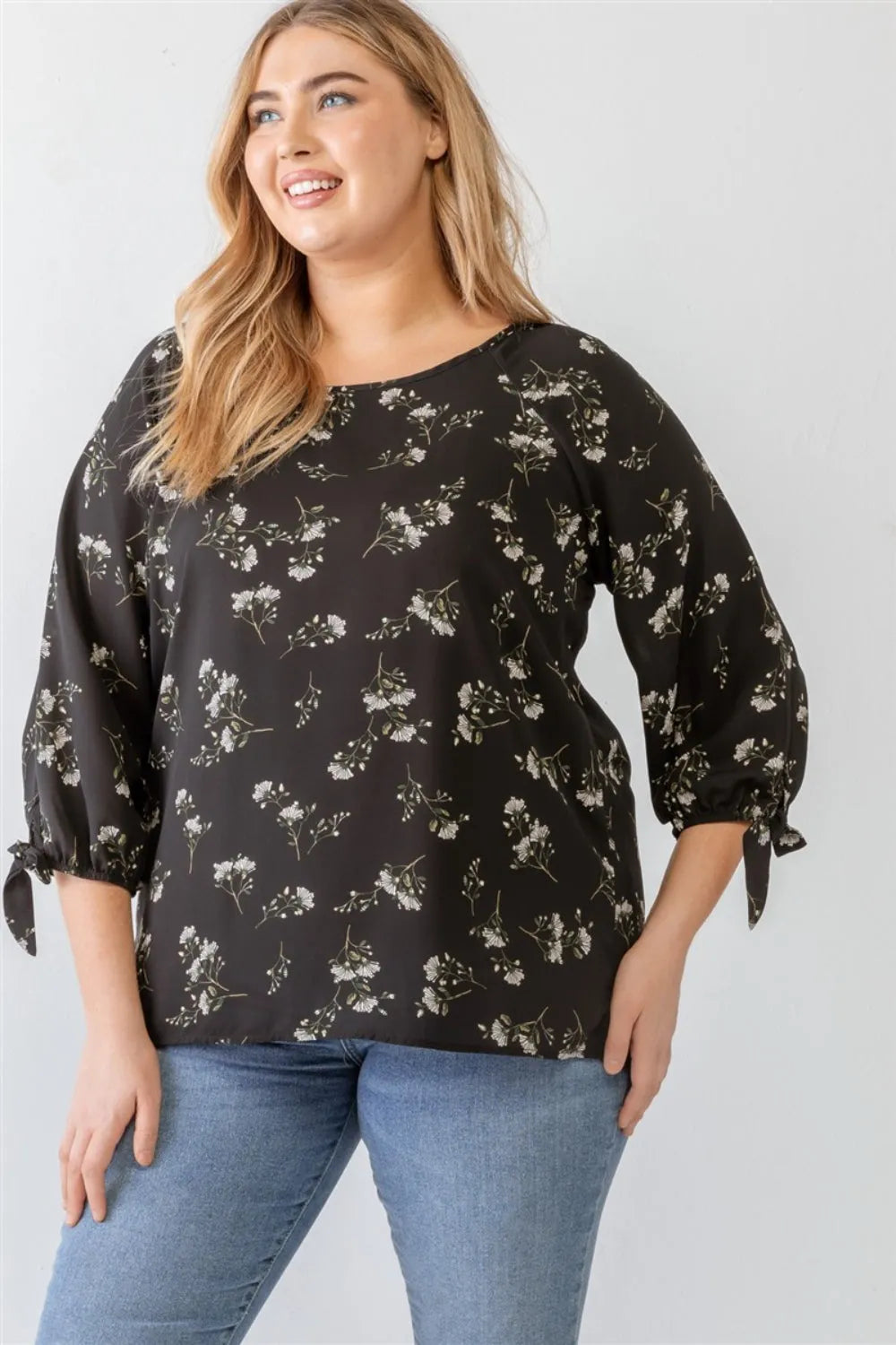 Zenobia Plus Size Floral Round Neck Blouse - Wellen Fashion