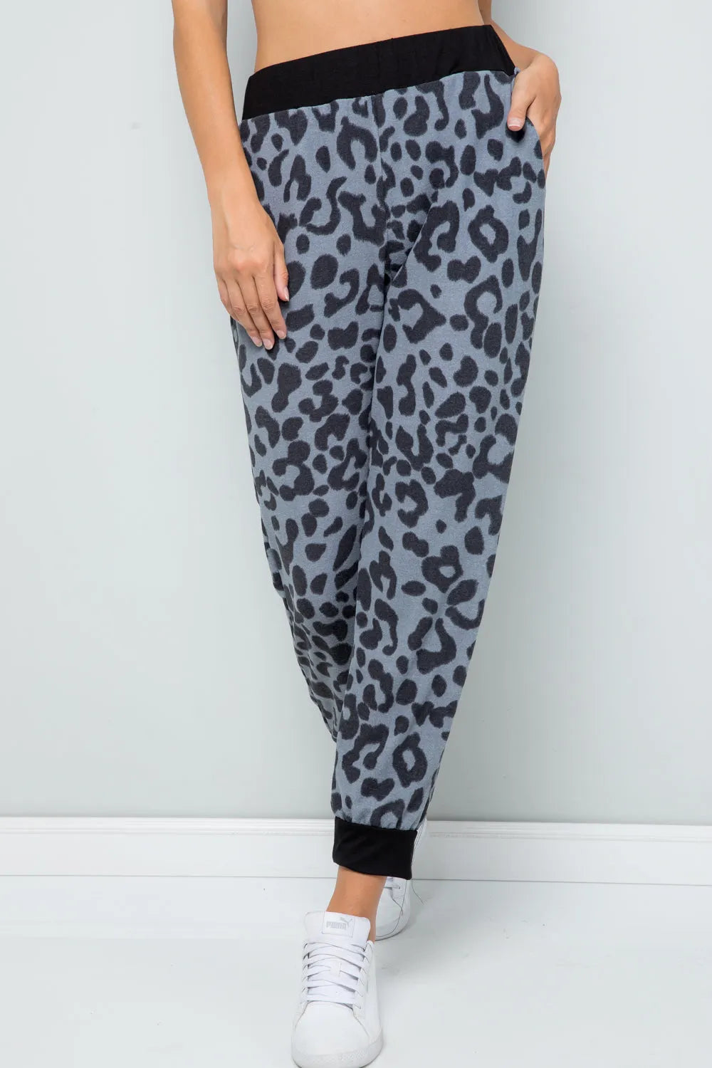 Celeste Full Size Leopard Contrast Sweatpants - Wellen Fashion