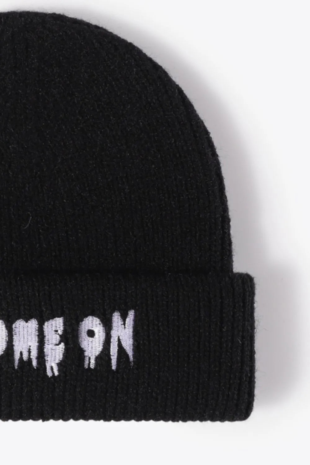 COME ON Embroidered Cuff Knit Beanie - Wellen Fashion